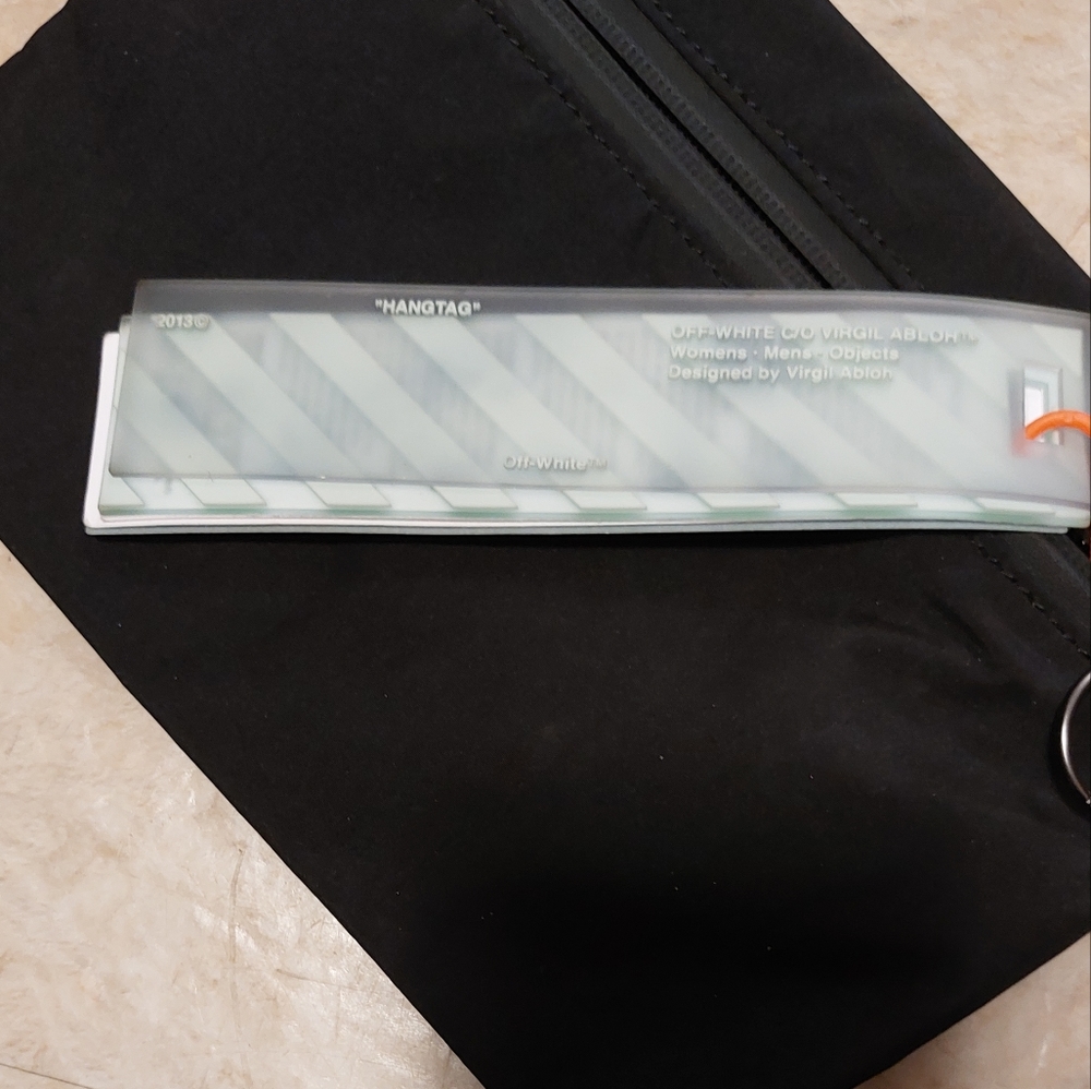 Off-white nylon pouch nwt - Picture 2 of 7